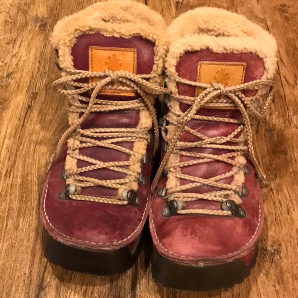 Vintage The Art Company hiking boots, size 40